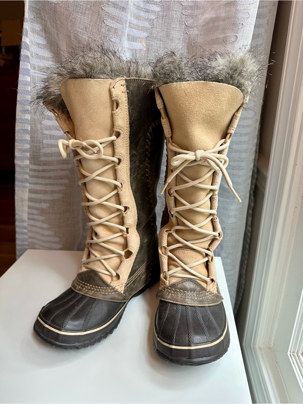 Sorel Women’s Cate the Great Lace-Up Winter Boots waterproof size 6 women